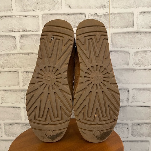 Women’s Ugg Bethany chestnut tan colored fur lined boots 8 - Picture 5 of 6